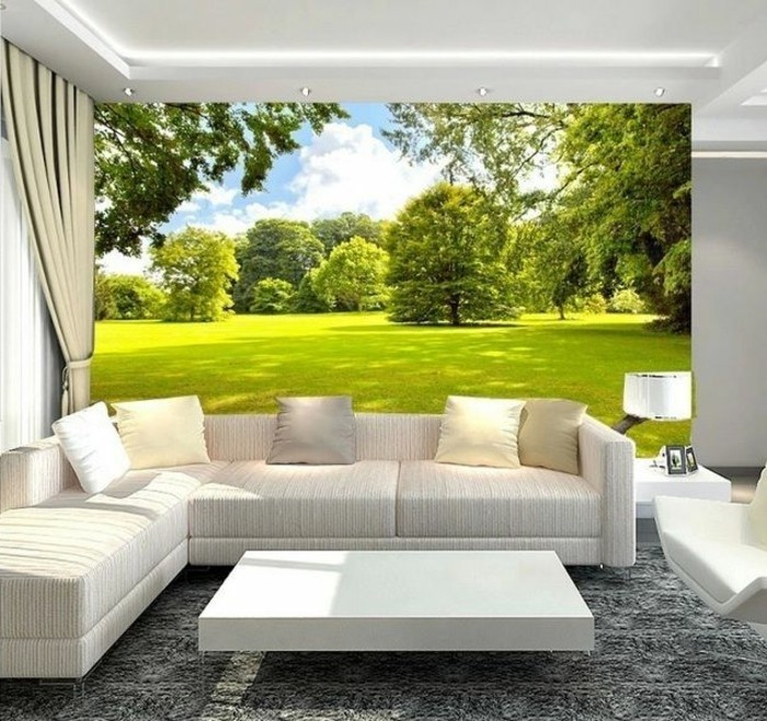 wunderschöne-fototapete-wald-weißes-sofa-im-wohnzimmer