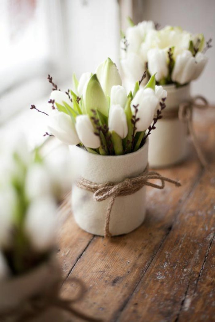2-frische-Frühlingsbilder-Foto-von-weißen-Tulpen