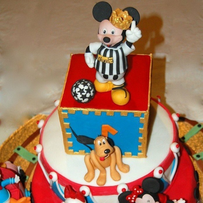 Kuchen-für-Kindergeburtstag-mit-Disney-Helden