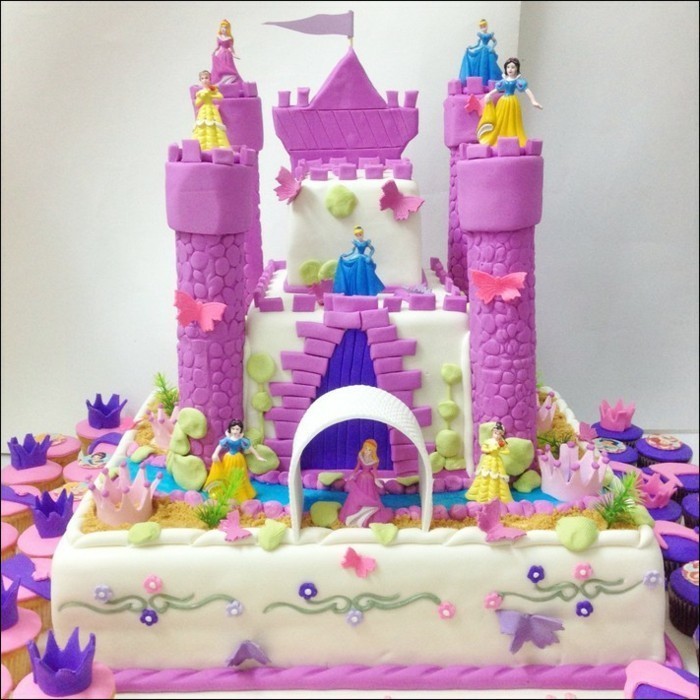 Kuchen-für-Kindergeburtstag-mit-Disney-Prinzessinnen