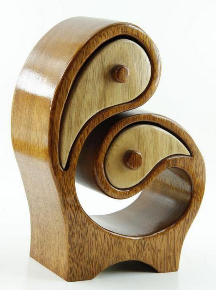 Schmuckkasten-aus-Holz-mit-Ying-Yang-Design