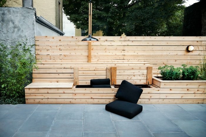 Sitzbank-terrassen-bepflanzung-holz