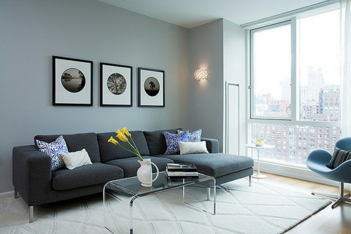 effektvolle-wand-deko-ideen-fürs-wohnzimmer-drei-bilder-große-glaswände