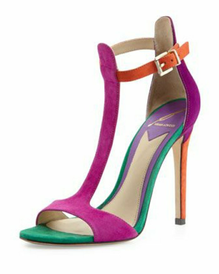 fantastische-Sandaletten-mit-Absatz-in-süßen-Farben