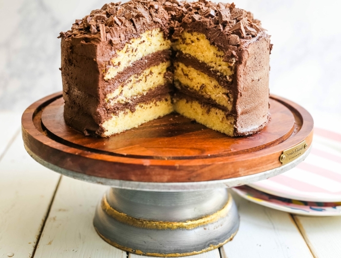 gelber kuchen mit schokoladenglasur geburtstagstorte rezept leckere ideen torte selber zubereiten zum geburtstag