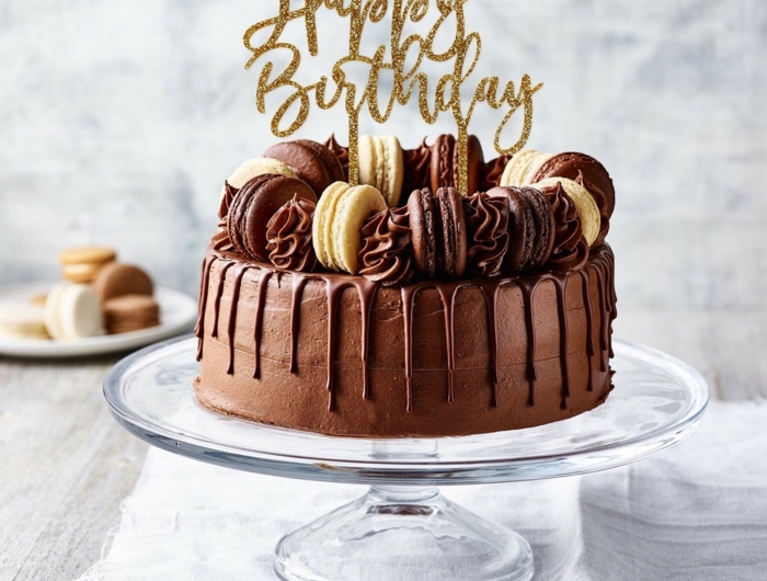 happy birthday kuchen dekoration schokoladentorte mit keksen einfacher geburtstagskuchen selber machen tortenständer glas