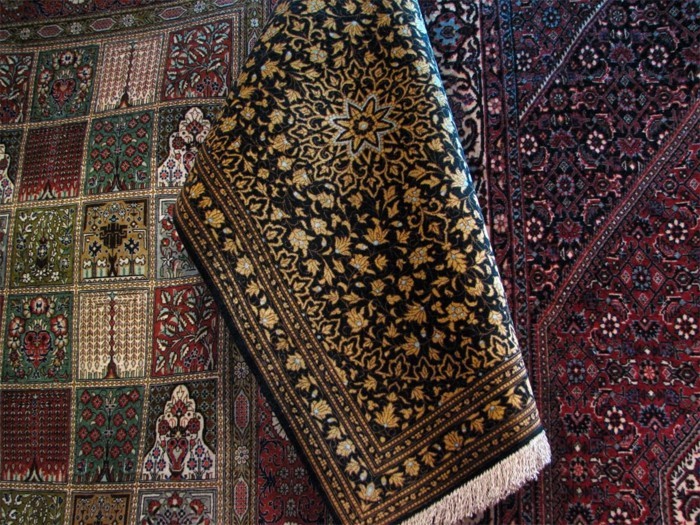 iranische-teppiche-in-dem-Geschäft