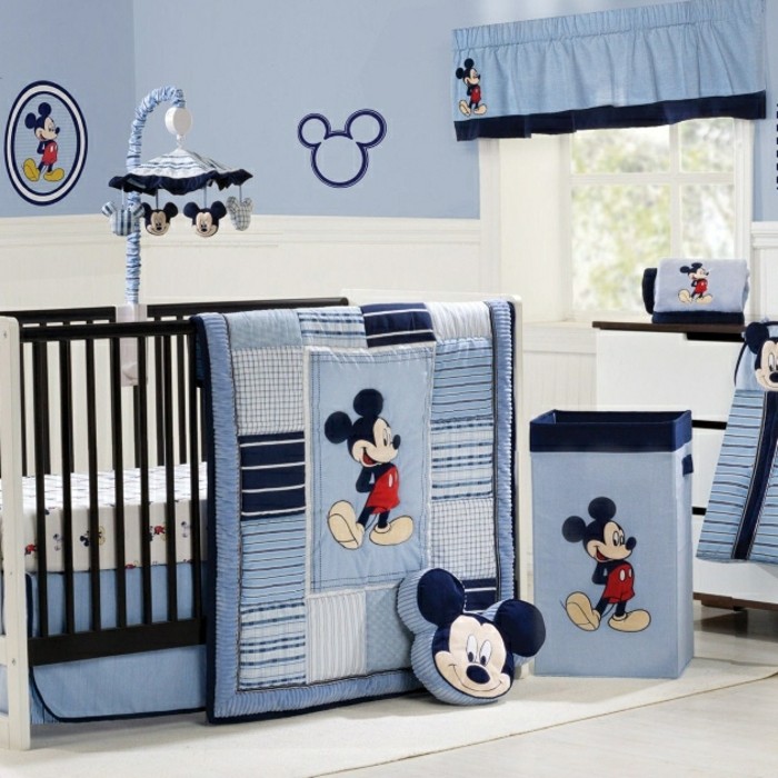 kreative-schöne-babybetten-modernes-design-blaue-bettwäsche