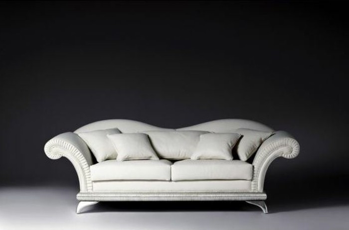 königliche-weiße-Couch-aus-Leder