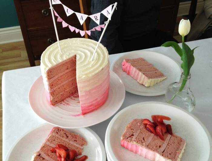 rosa himbeer torte geburtstagsparty mädchen geburtstagskuchen für anfänger pinker kuchen zum geburtstag
