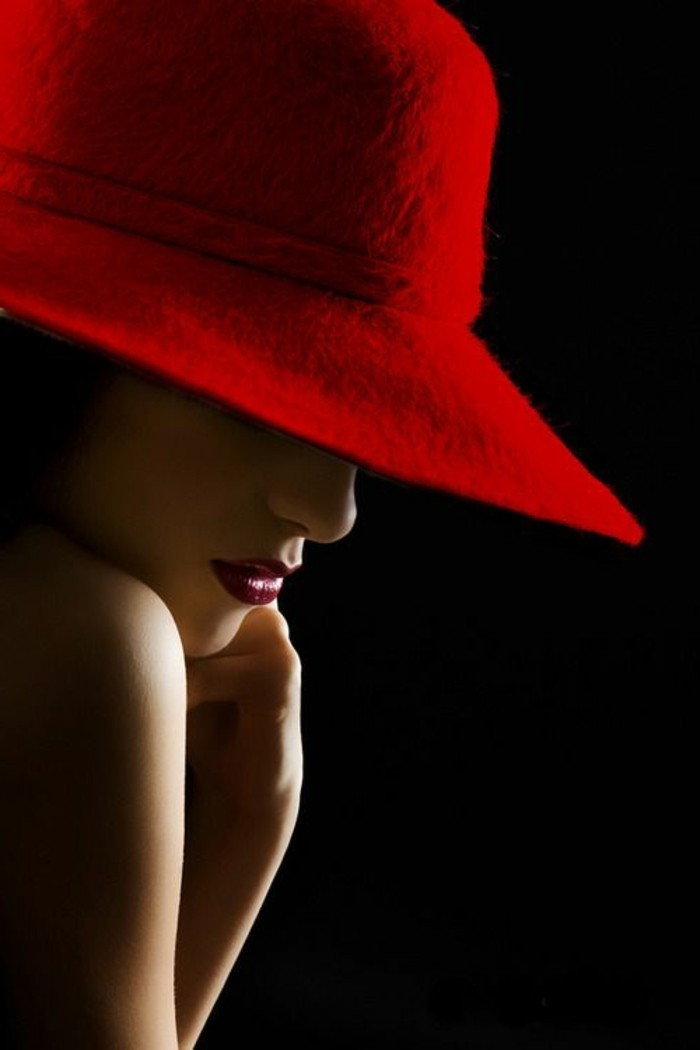 stilvoller-Hut-aus-Wolle-in-Rot