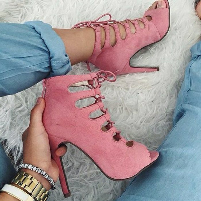 süßes-Modell-Sandaletten-in-rosa-für-Sommer-2016