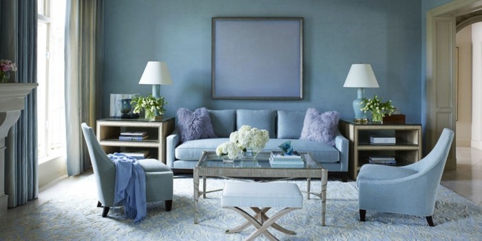 wunderschönes-modell-wohnzimmer-mit-blauen-wänden-interessante-wand-deko-ideen