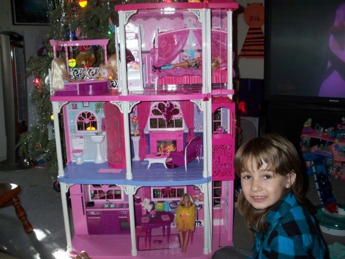 Barbie-Puppenhaus-ein-gewünschtes-Geschenk