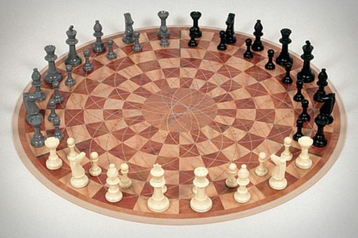 Beliebte-Brettspiele-Schach-für-drei-Menschen