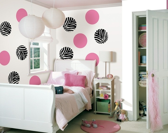 Tapeten-für-Jugendzimmer-in-rosa-und-schwarzer-Farbe
