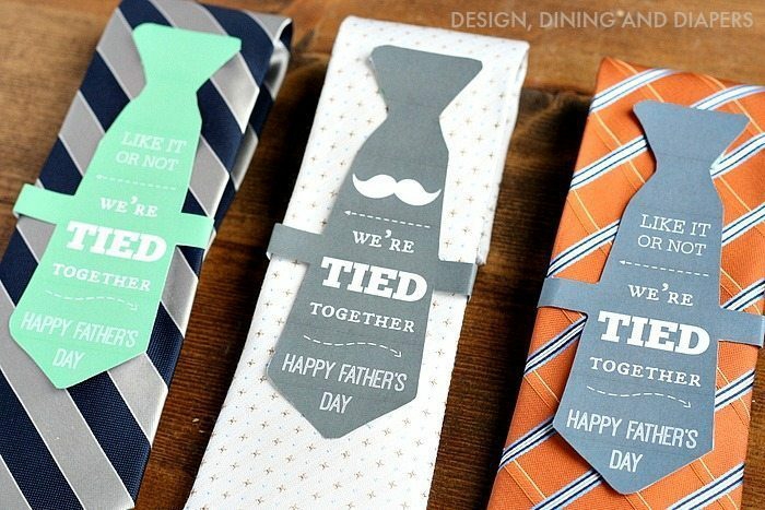 geschenke für vatertag, krawatter in verschiedenen designs, kreative verpackung
