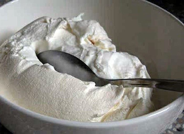 Bulgarischer-Joghurt-ist-so-dicht