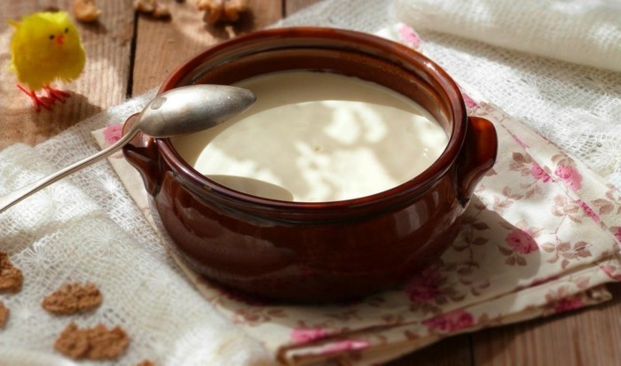 Herstellung-von-Joghurt-zu-Hause-vorbereitet