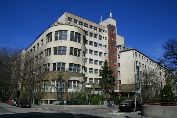 Moderne-Architektur-Merkmale-eine-Krankenhaus