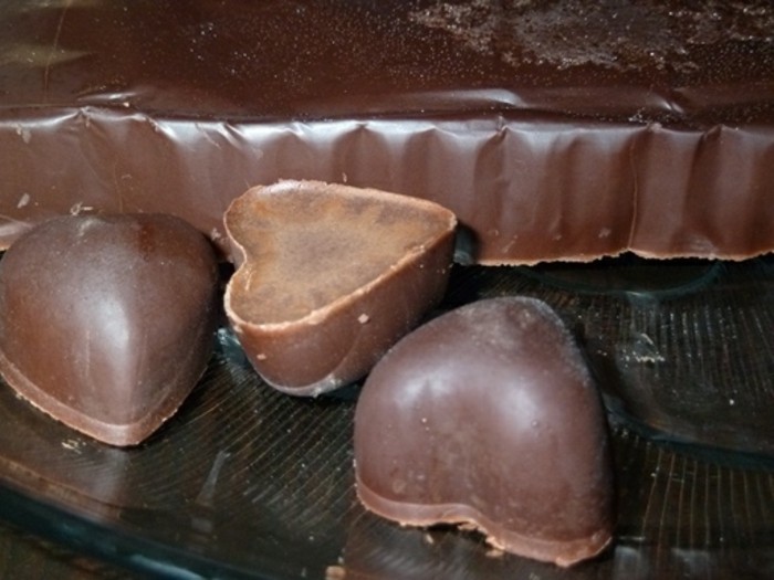 Pralinen-selber-machen-für-Anfänger-einfach-die-Schokolade-formen