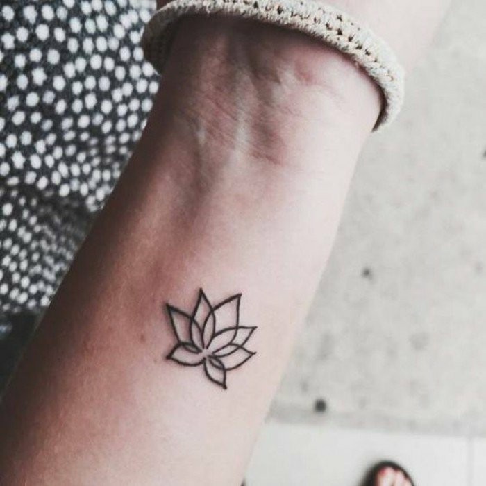 Schöne-tattoo-Ideen-für-Frauen-ein-Lottos