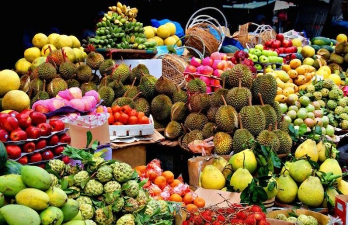 Tropische-Früchte-auf-ein-Haufen