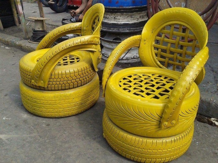 gelbe-stühle-aus-autoreifen-gemacht-altreifen-recycling