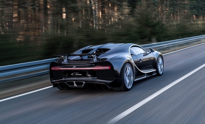 Auto-Scout-Bugatti-unterwegs