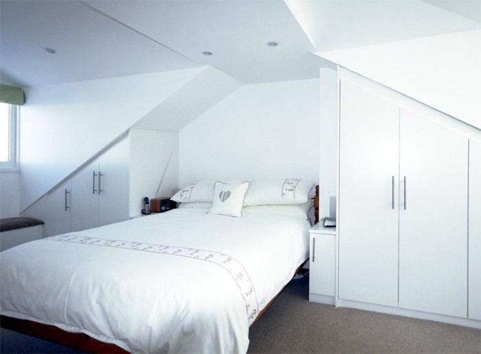 Einbauschrank-für-Dachschräge-freien Raum-optimal-ausnutzen-Einrichtungsideen-Schlafzimmer5