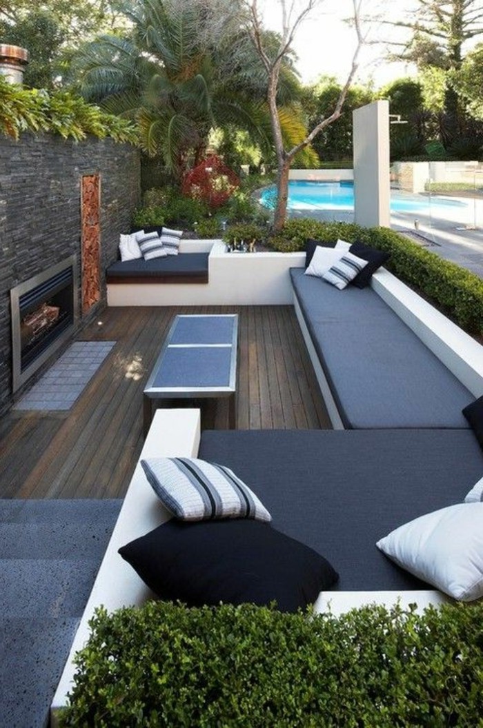 Gartengestaltung-modern-mit-modernen-loungemöbeln