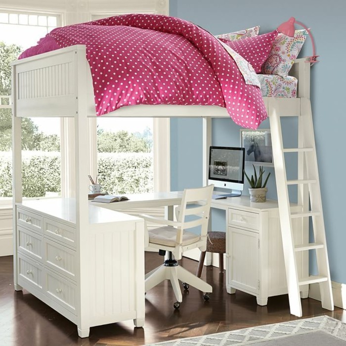 Hochbetten-für-Mädchen-mit-rosa-Bettdecke