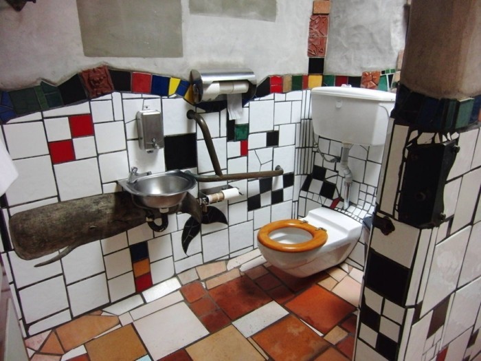 Hundertwasser-Badezimmer4