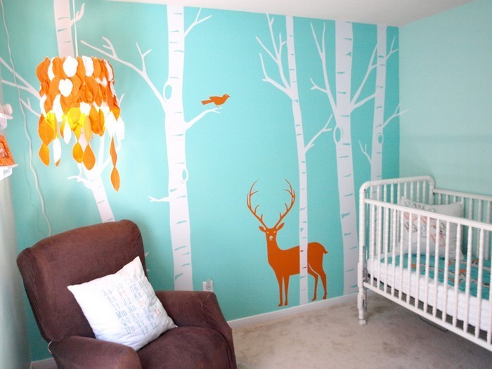 Kinderzimmer-gestalten-eine-natuerliche-Atmosphare-an-der-Wand