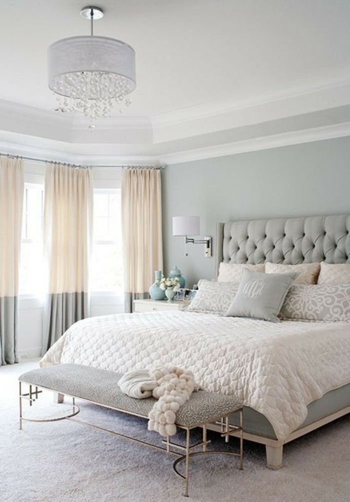 Schlafzimmer-Wandgestaltung-in-grauer-Farbe