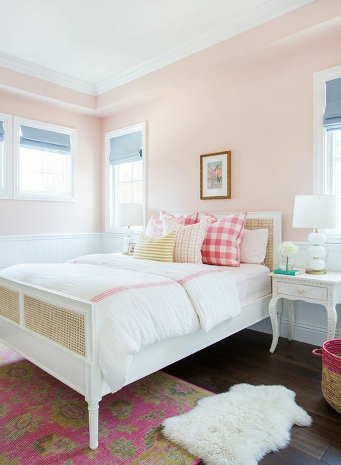 Schlafzimmer-Wandgestaltung-mit-Farbe-wie-Pfirsich