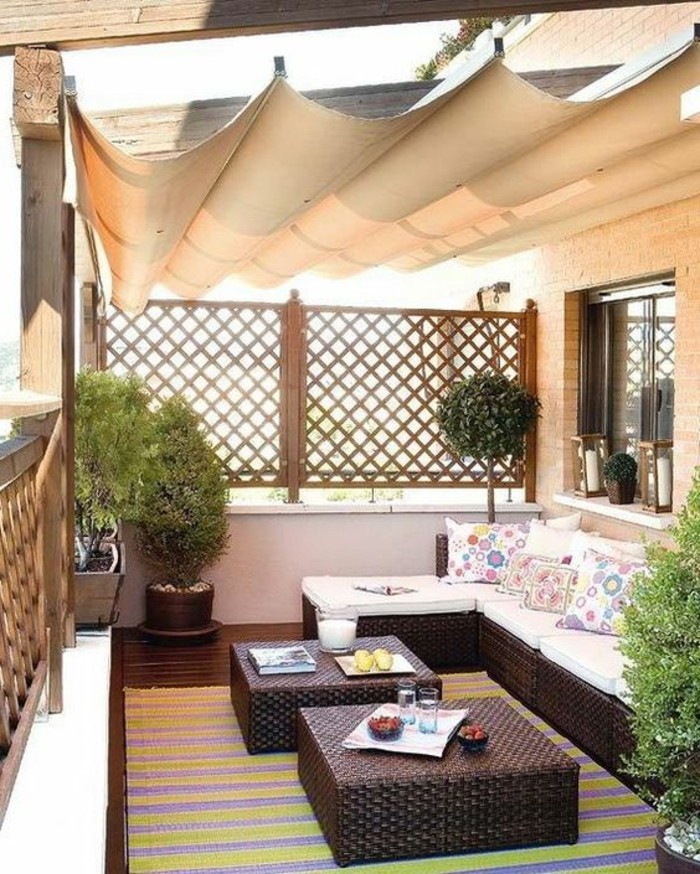 Terrassen-Sichtschutz-Ideen-wie-Wohnzimmer-draußen