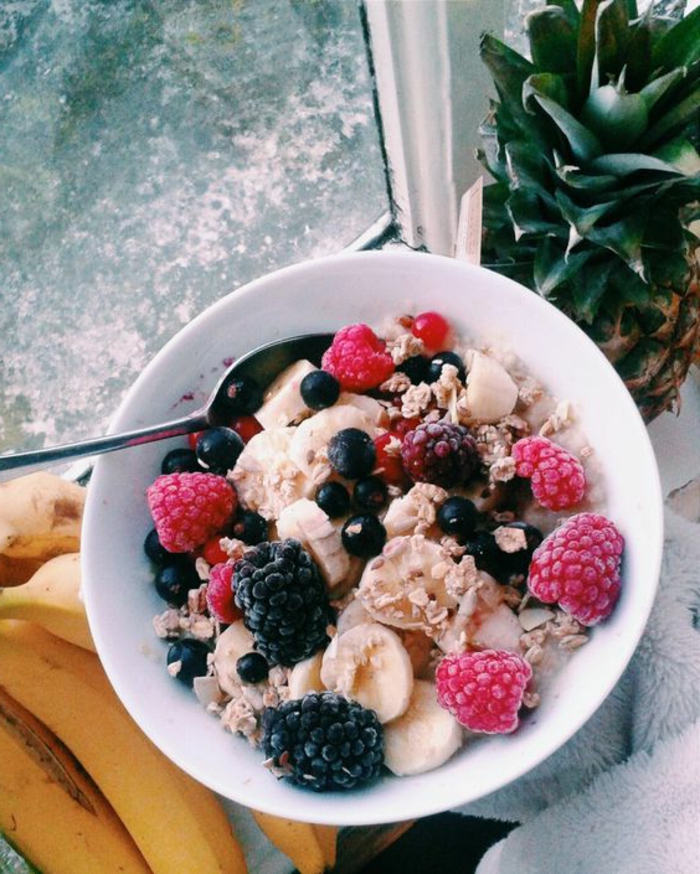 frühstücksideen-gesund-obst-banana-ananas