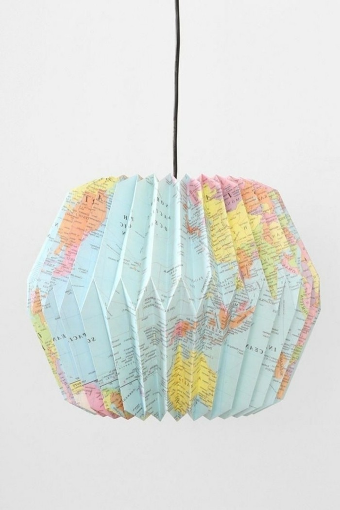 origami-lampenschirm-ein-ungewöhnlich-aussehender-lampenschirm