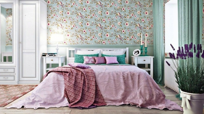 schlafzimmer tapeten ideen moderne schlafzimmergestaltung zimmer dekorieren lila blumen frische farben