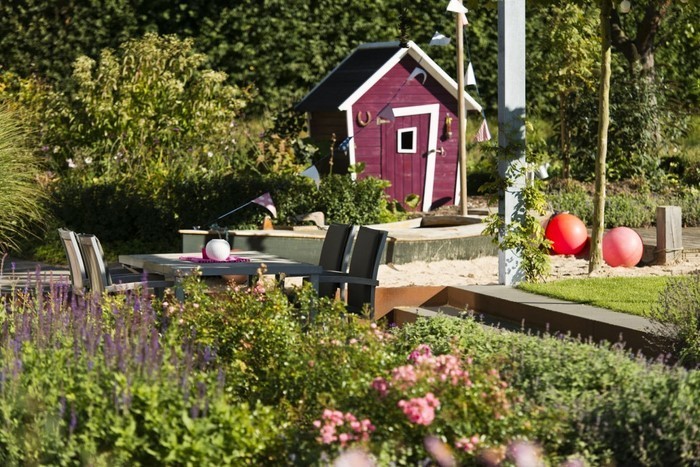 Gartengestaltung-Ideen-für-Kinder-Ein-modernes-Exterieur