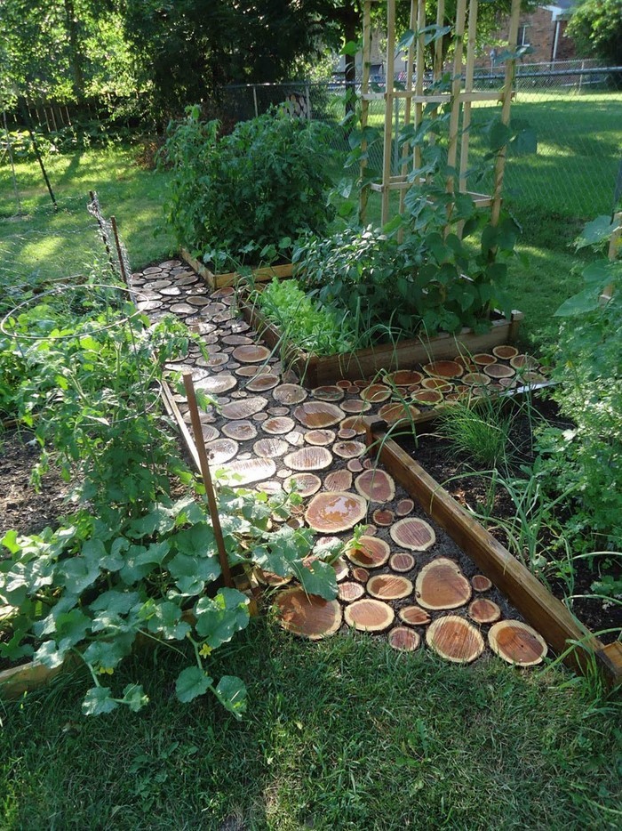 Gartenwege-gestalten-Eine-außergewöhnliche-Dekoration