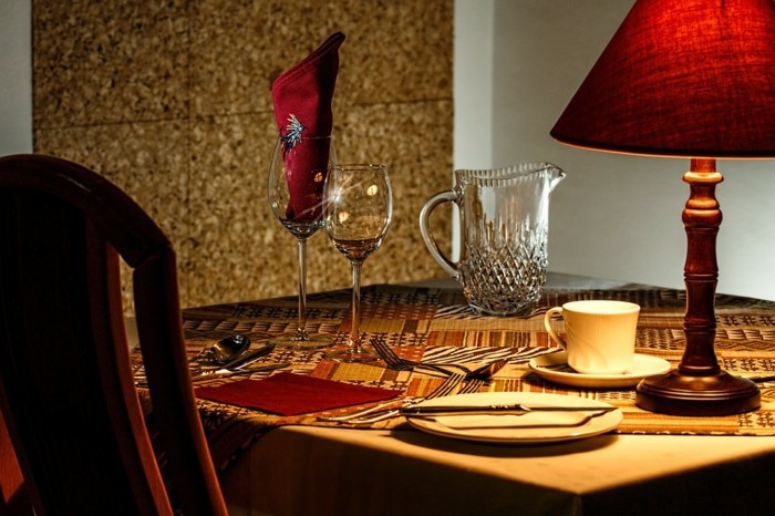 Romantische-Tischdeko-selbst-kann-man-auch-schaffen