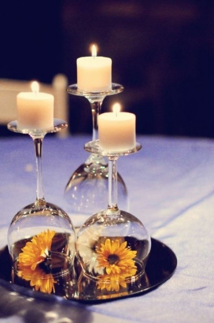 Tischdeko-Silberhochzeit-mit-Kerzen-auf-Gläser