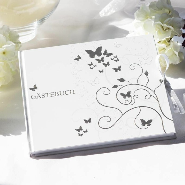Tischdeko-Silberhochzeit-von-meine-Hochzeitdeko-Gästebuch-Schmetterling