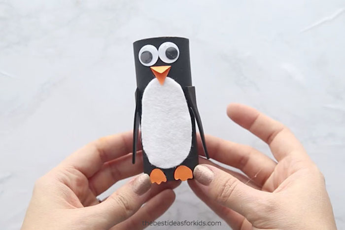DIY Pinguin aus Klopapierrolle, Bastelideen für Kinder, Tiere aus Papier basteln 
