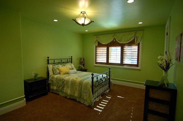 Farben-fürs-Schlafzimmer-Grün-Eine-verblüffende-Еinrichtung
