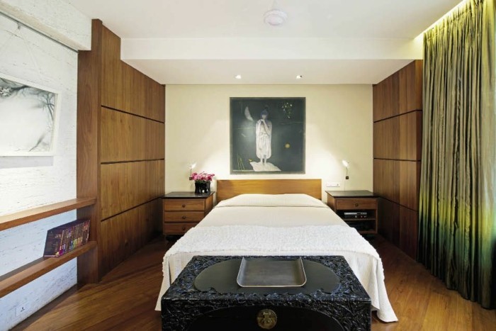 Feng-Shui-Schlafzimmer-mit-grünem-Vorhang