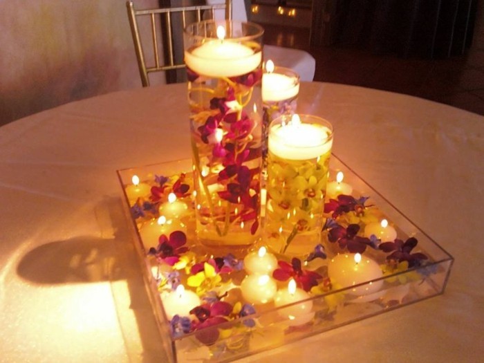 Gläser-für-Kerzen-mit-Blüten-rot