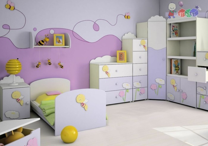 Kinderzimmer-Mädchen-in-lila-Farbe